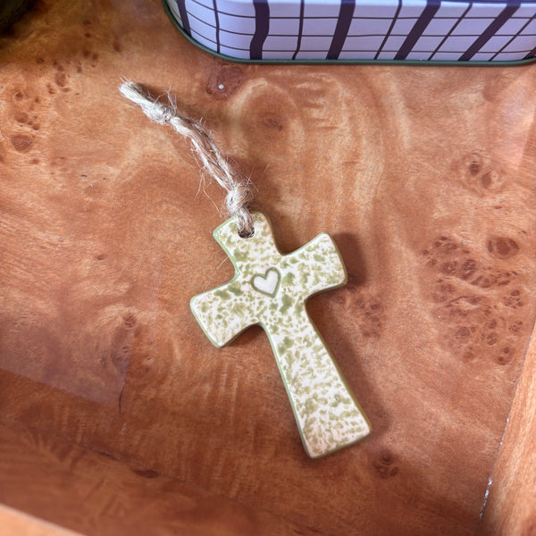 Petite croix en céramique tacheté Verte