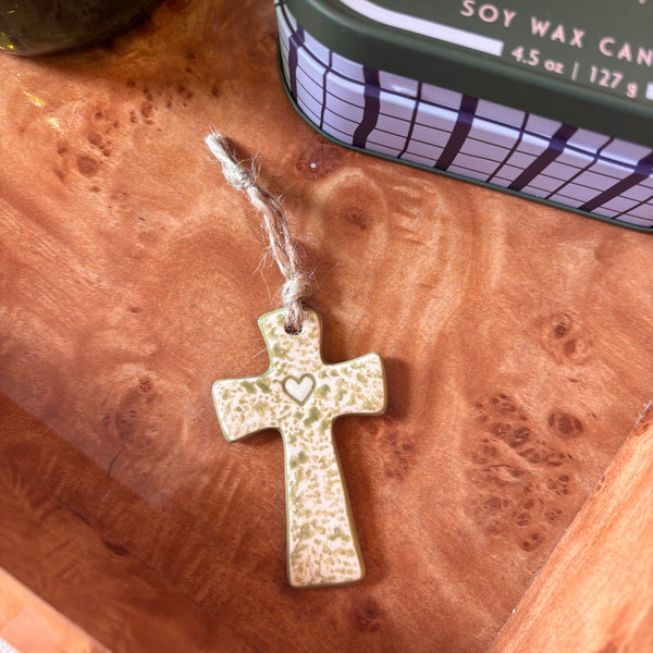 Petite croix en céramique tacheté Verte