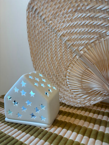 Maison étoilée crèche en transparence